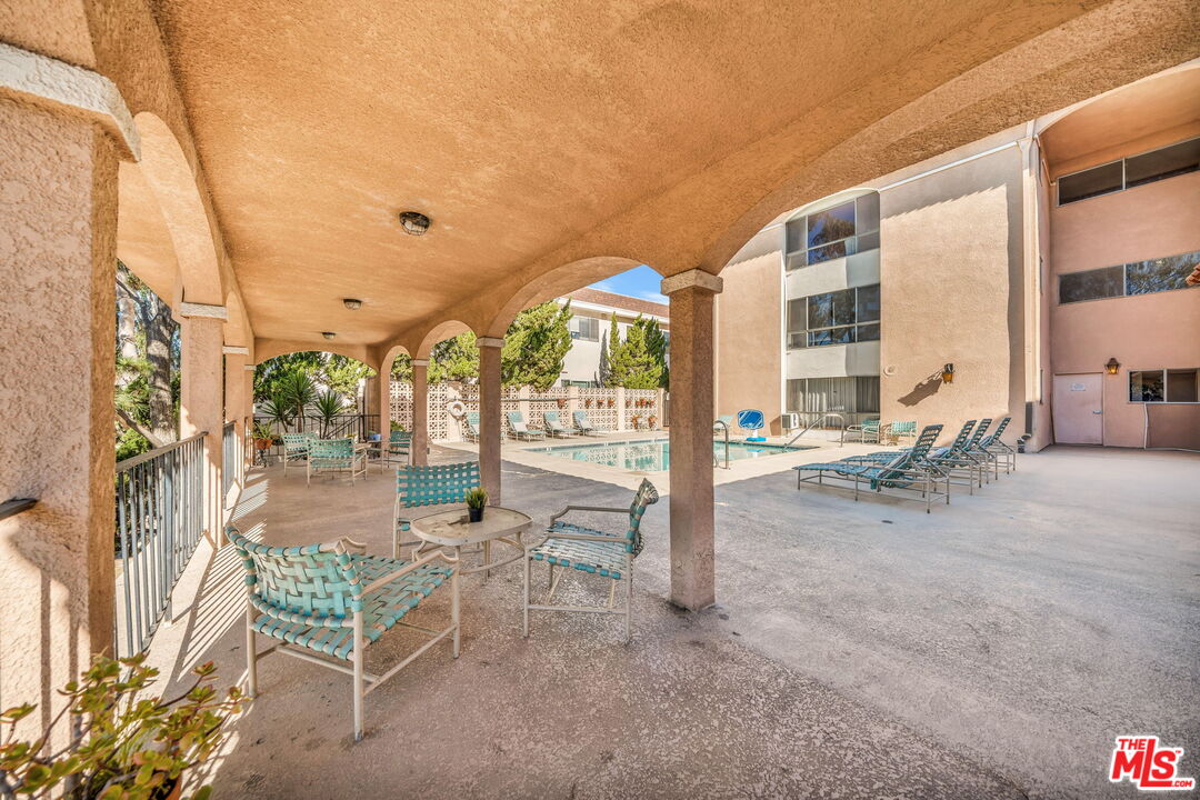 6199 Canterbury Dr Unit: 102