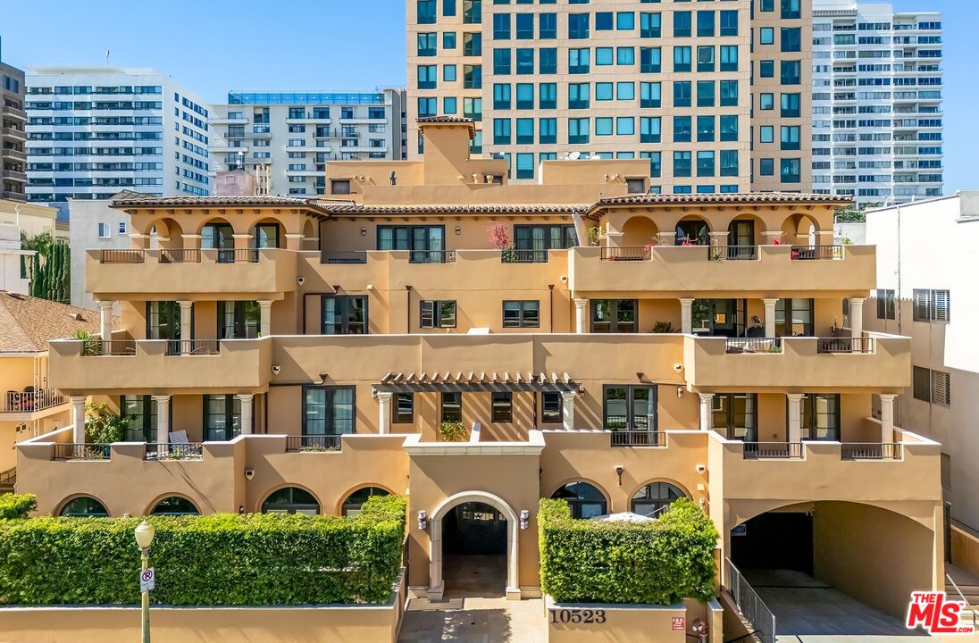 10523 Ashton Ave Unit: 101