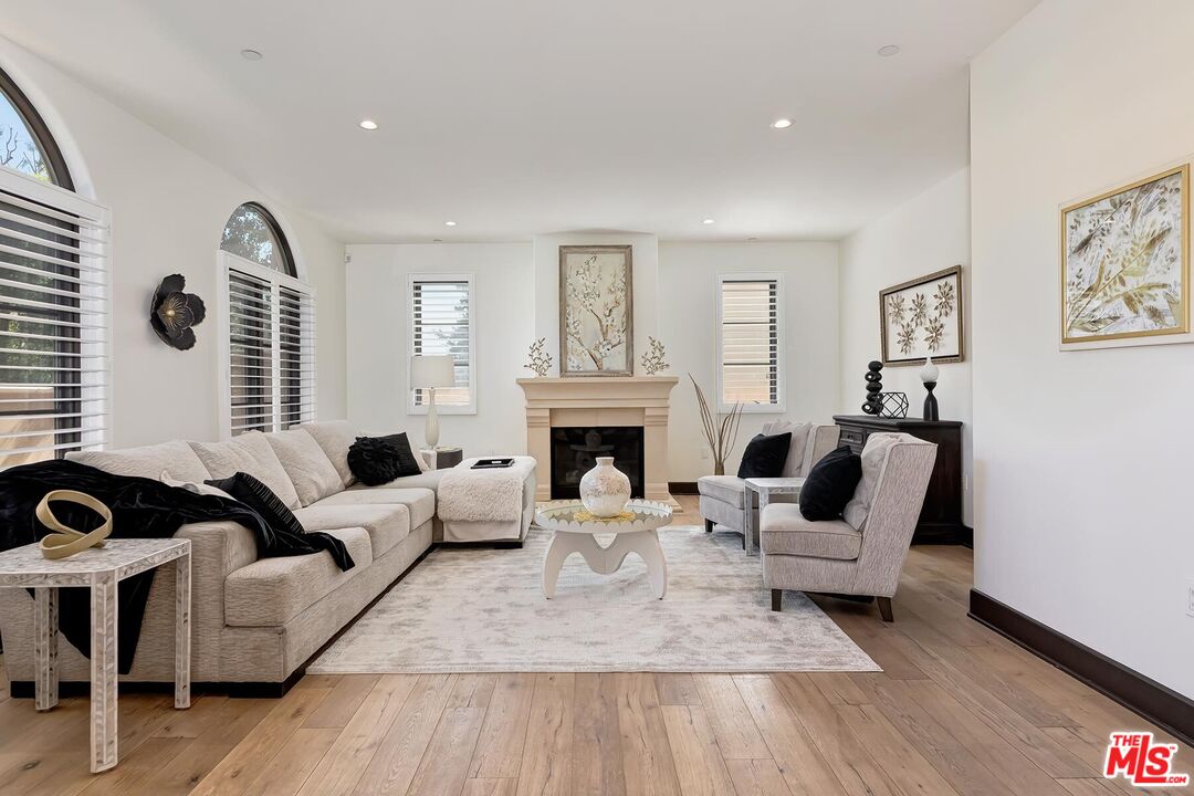 10523 Ashton Ave Unit: 101