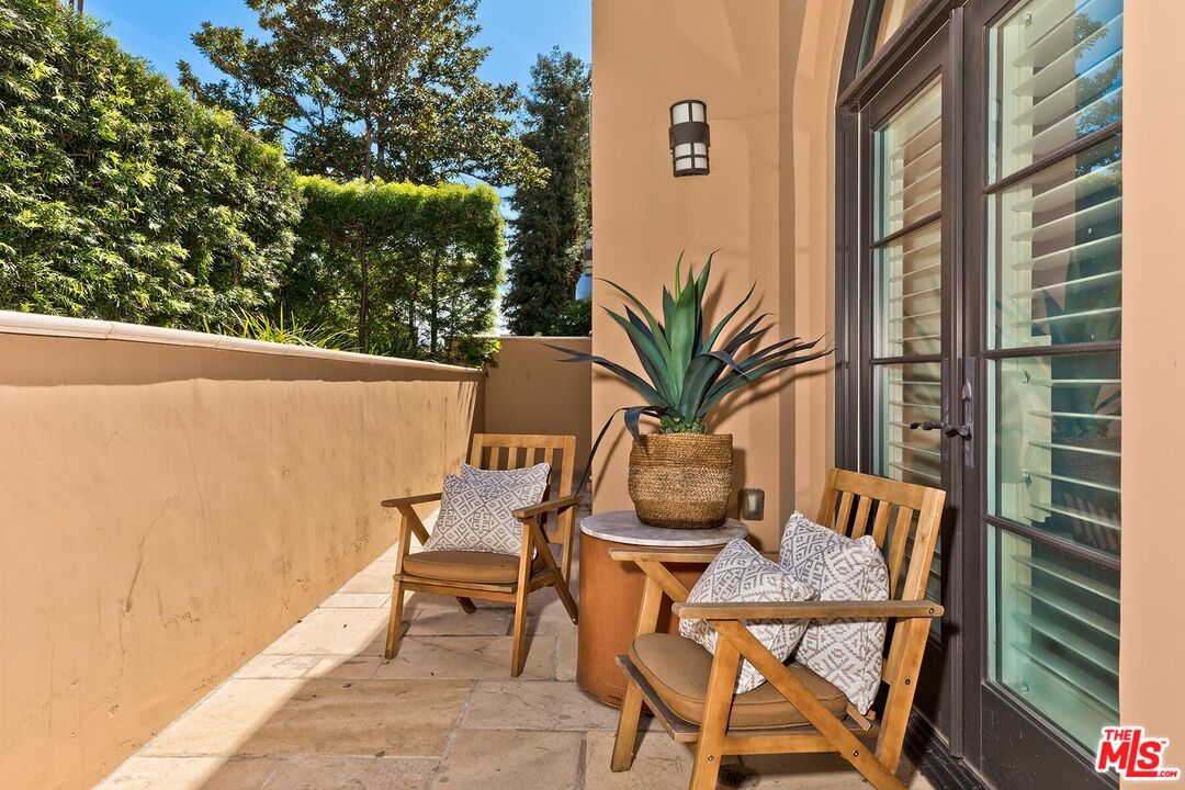 10523 Ashton Ave Unit: 101