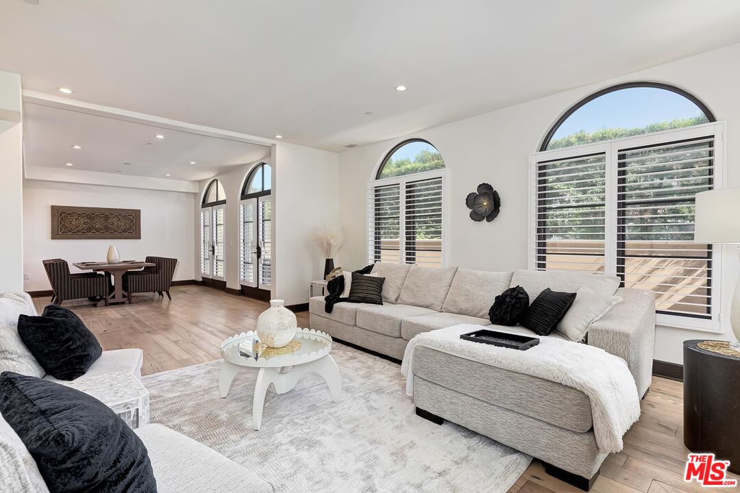 10523 Ashton Ave Unit: 101