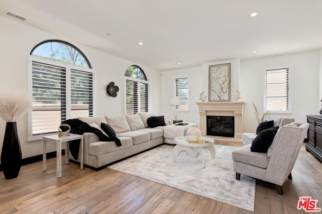 10523 Ashton Ave Unit: 101