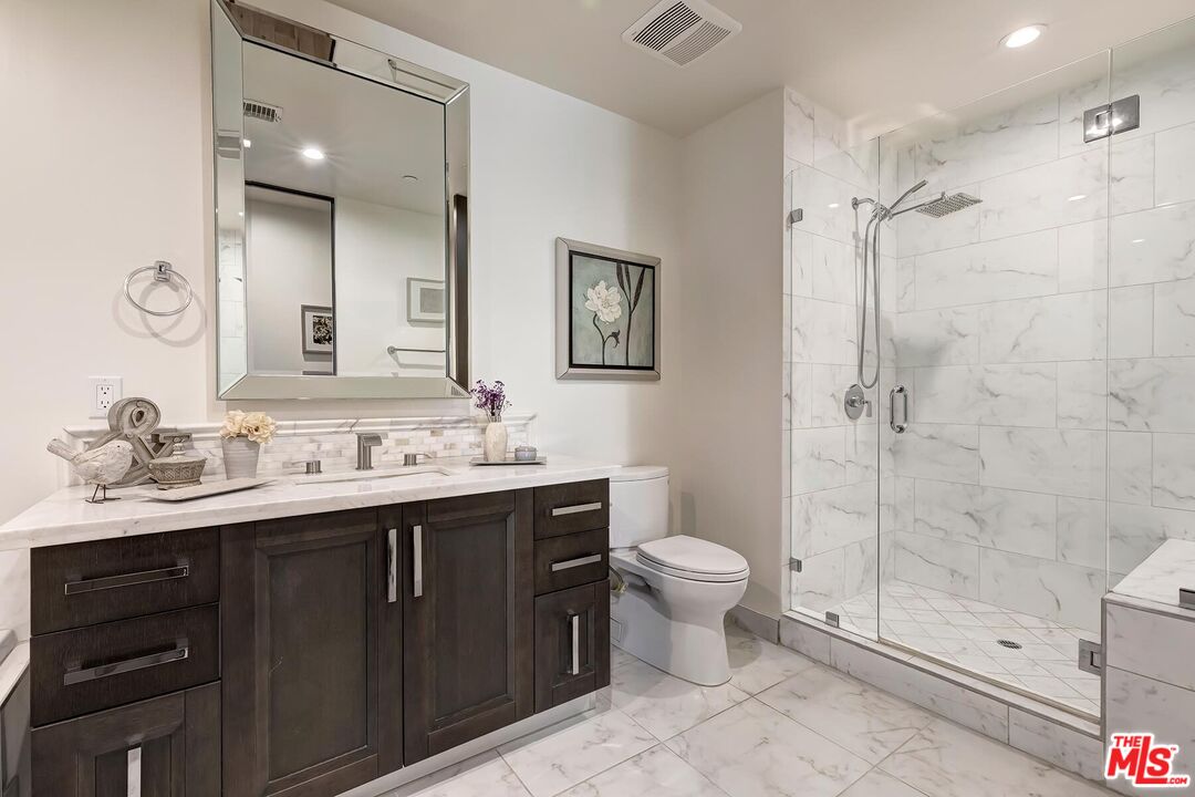 10523 Ashton Ave Unit: 101