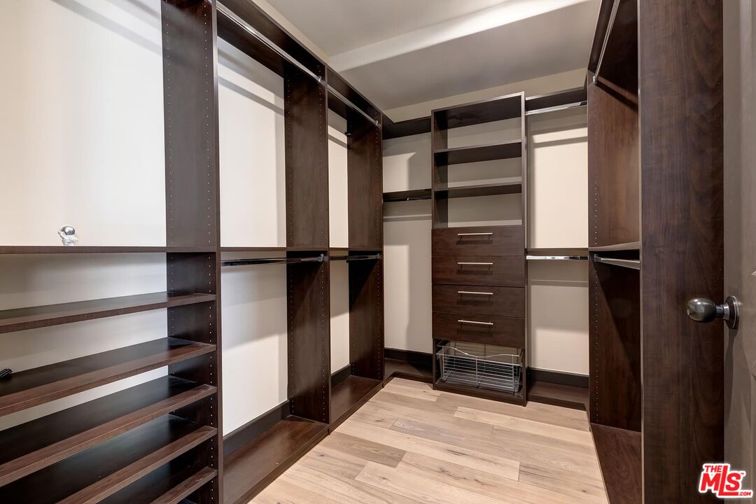 10523 Ashton Ave Unit: 101