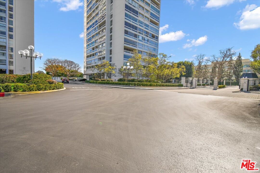 2222 Avenue Of The Stars Unit: 1203