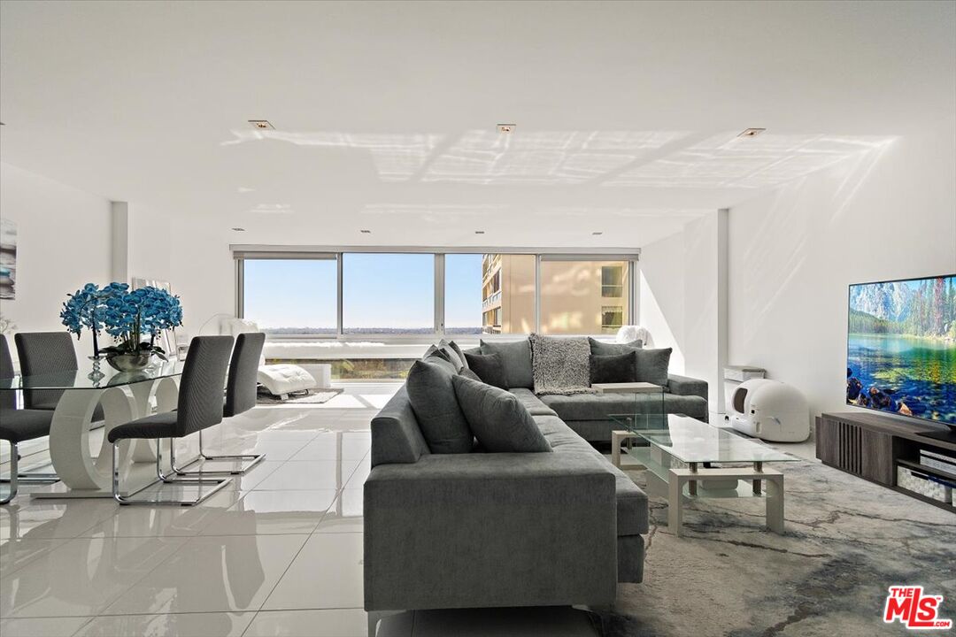 2222 Avenue Of The Stars Unit: 1203