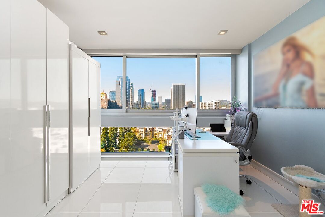 2222 Avenue Of The Stars Unit: 1203