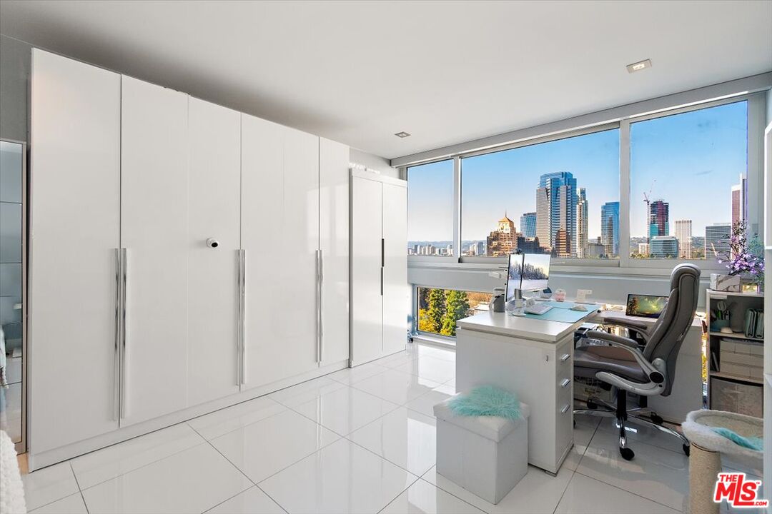 2222 Avenue Of The Stars Unit: 1203