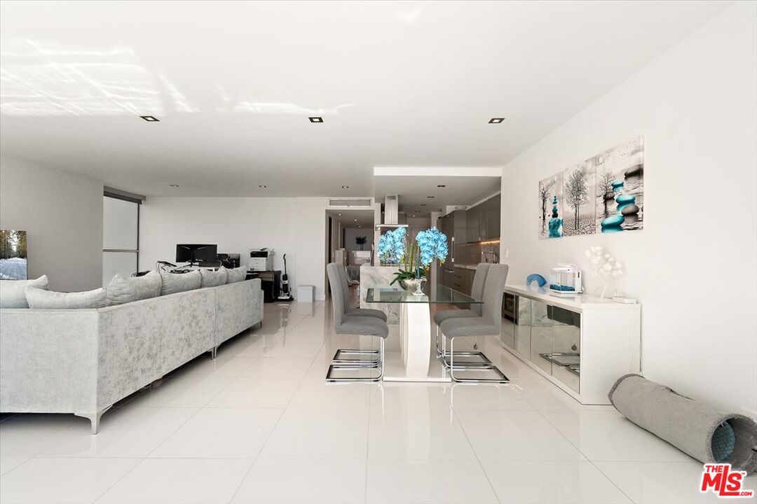 2222 Avenue Of The Stars Unit: 1203