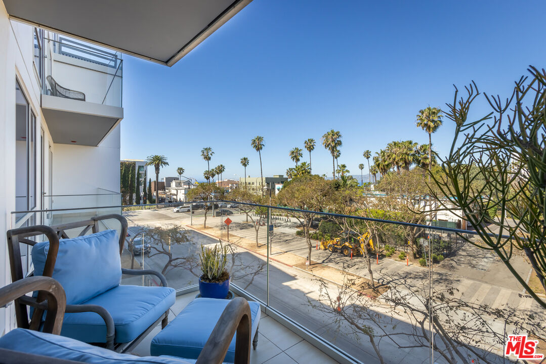 17005 Ocean Ave Unit: 306
