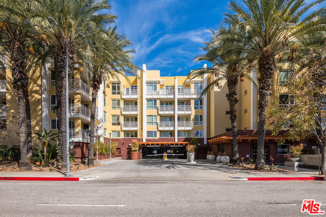 21301 Erwin St Unit: 410