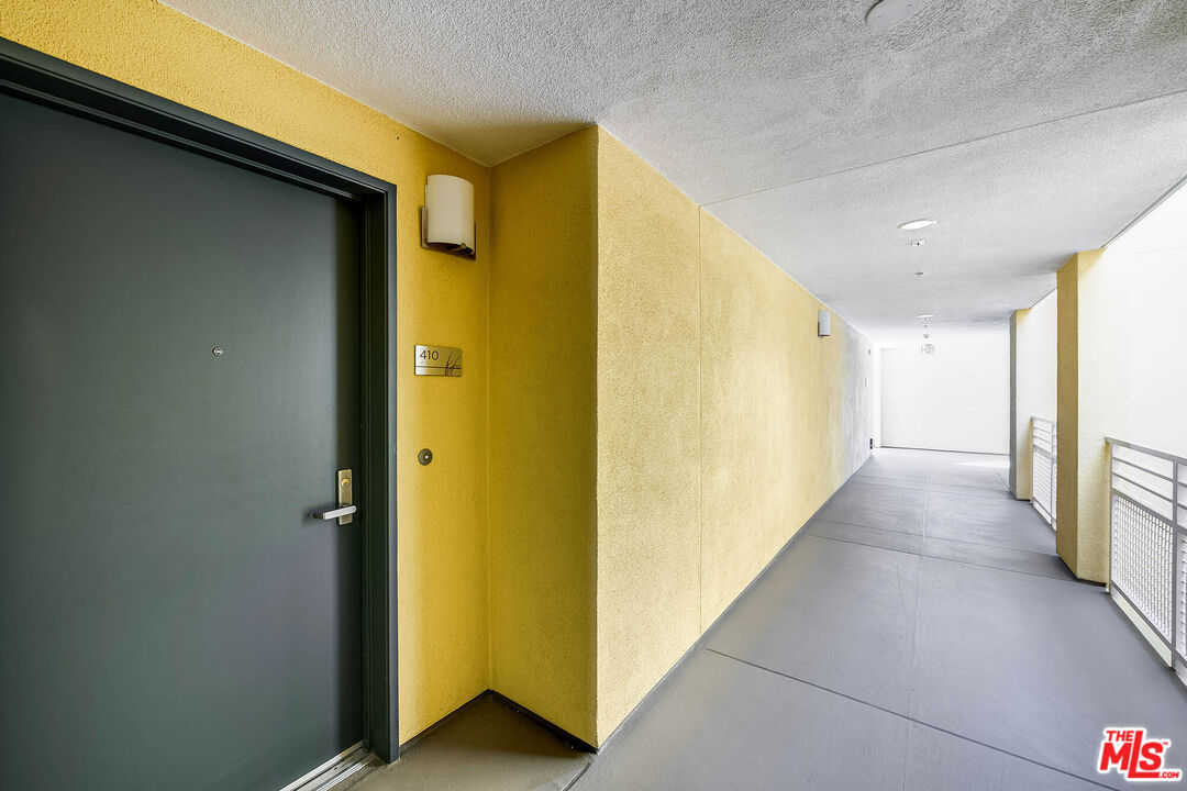 21301 Erwin St Unit: 410