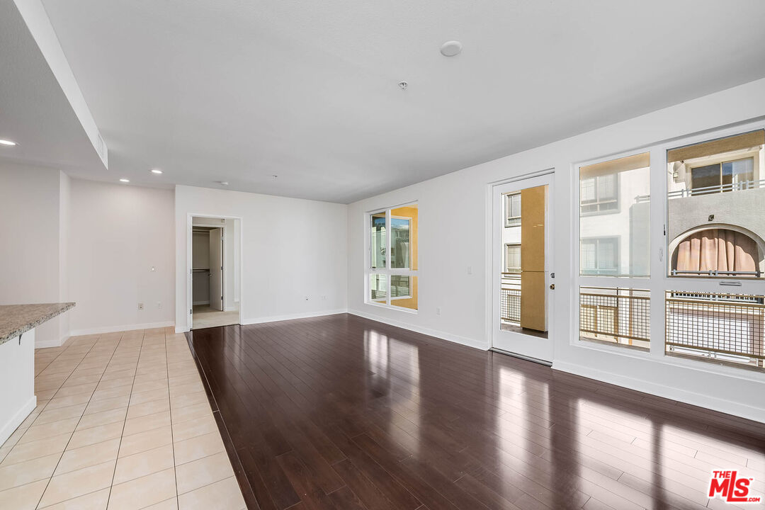 21301 Erwin St Unit: 410