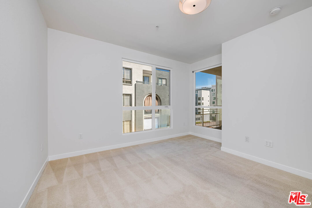 21301 Erwin St Unit: 410