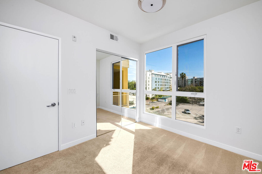 21301 Erwin St Unit: 410