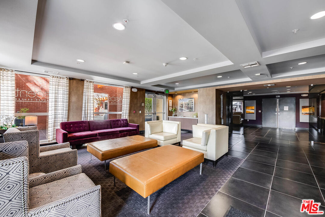 21301 Erwin St Unit: 410