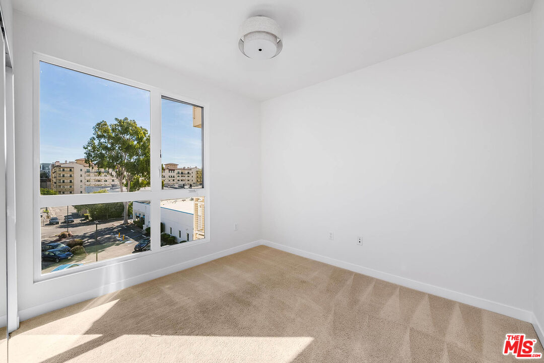 21301 Erwin St Unit: 410