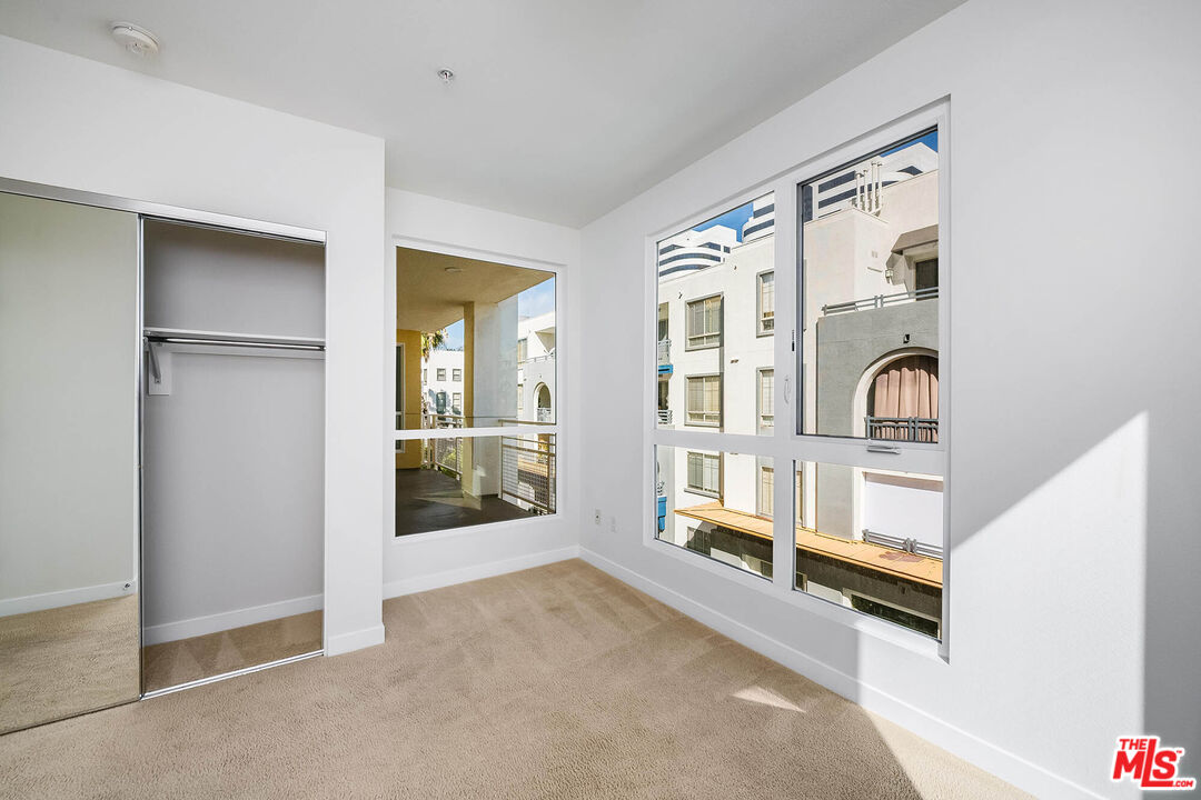 21301 Erwin St Unit: 410