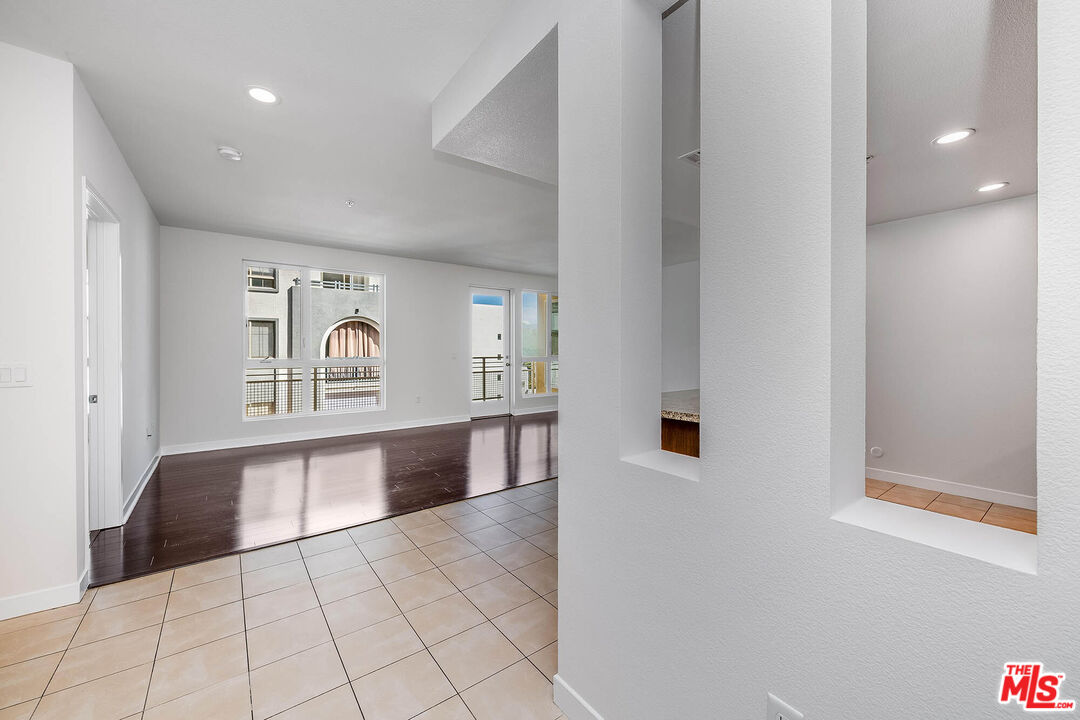21301 Erwin St Unit: 410