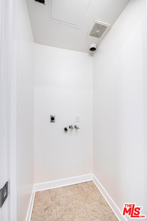 21301 Erwin St Unit: 410