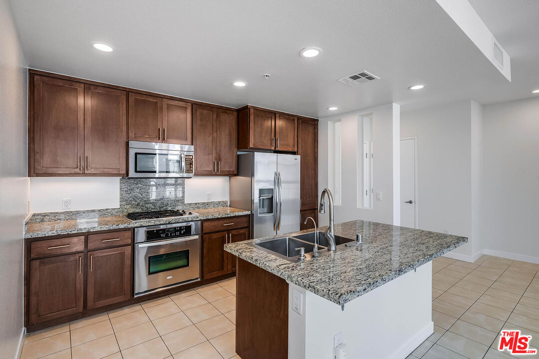 21301 Erwin St Unit: 410