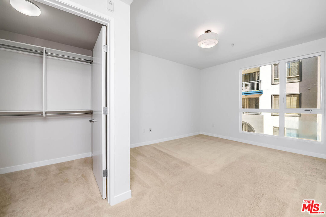 21301 Erwin St Unit: 410