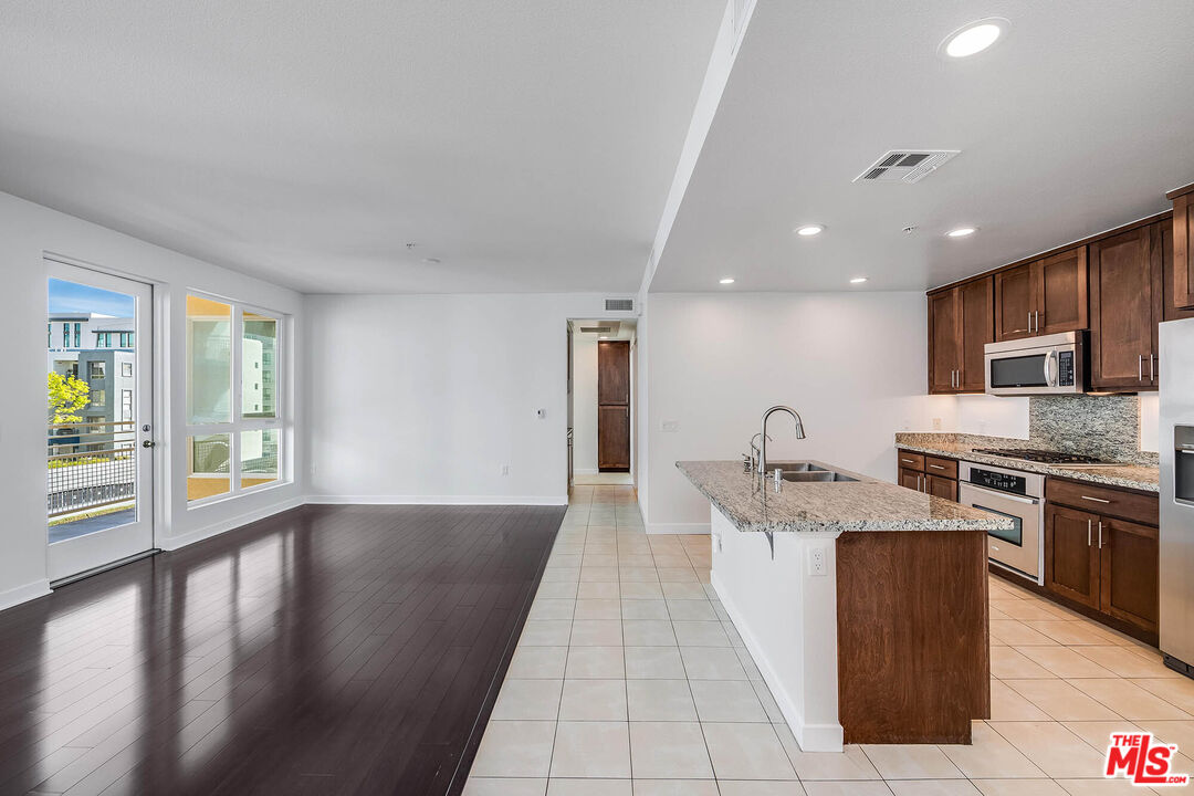 21301 Erwin St Unit: 410