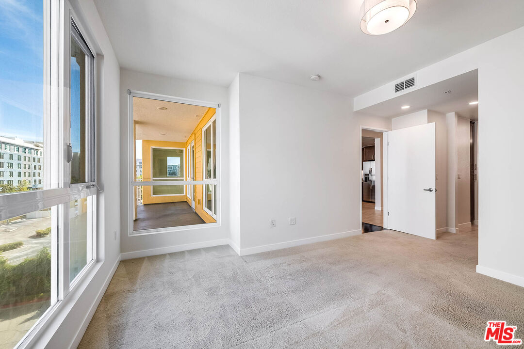 21301 Erwin St Unit: 410