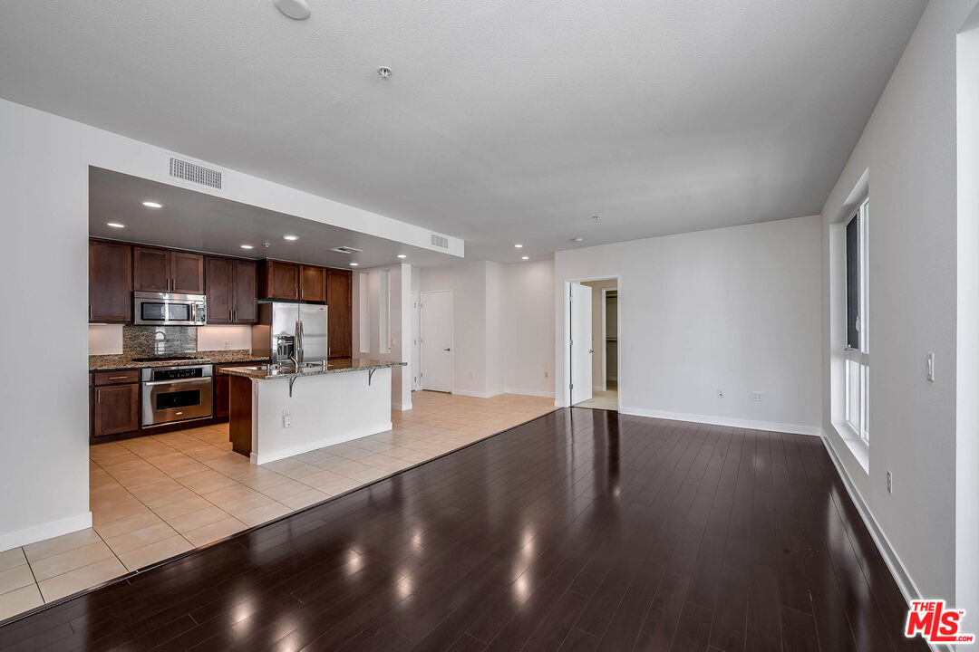 21301 Erwin St Unit: 410