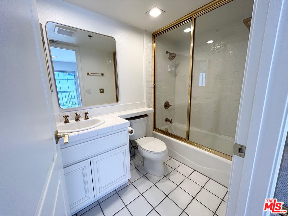 11734 Montana Ave Unit: 406