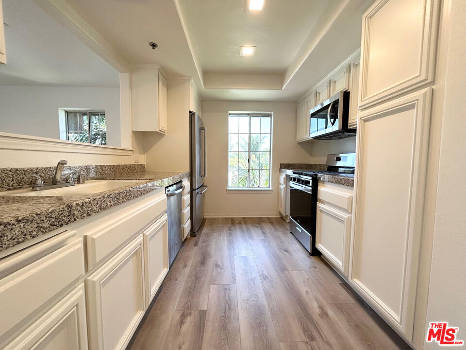 11734 Montana Ave Unit: 406