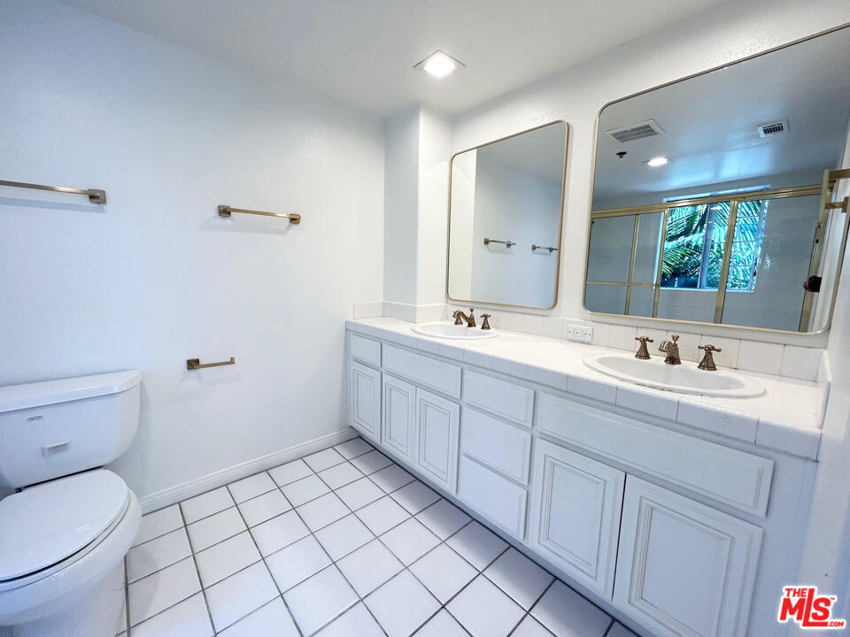 11734 Montana Ave Unit: 406
