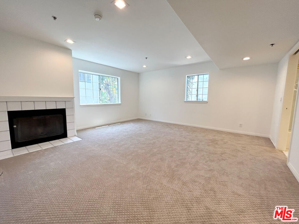 11734 Montana Ave Unit: 406