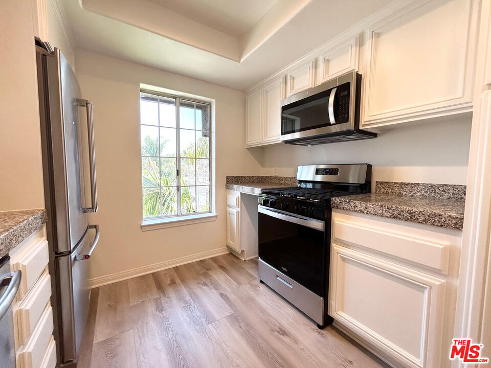 11734 Montana Ave Unit: 406