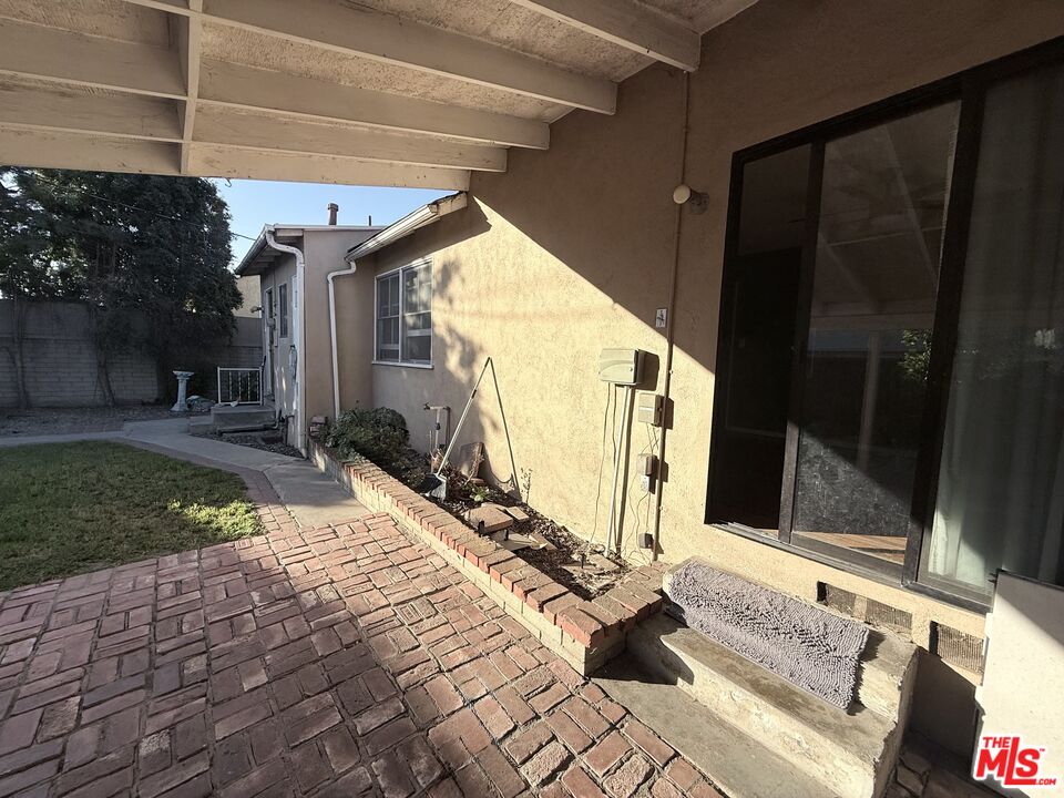 2952 Midvale Ave