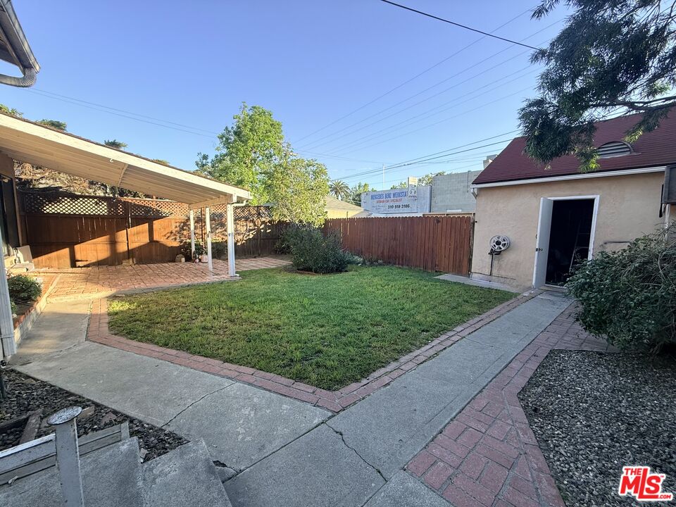 2952 Midvale Ave
