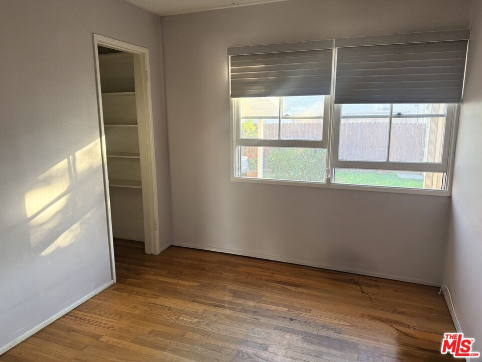 2952 Midvale Ave