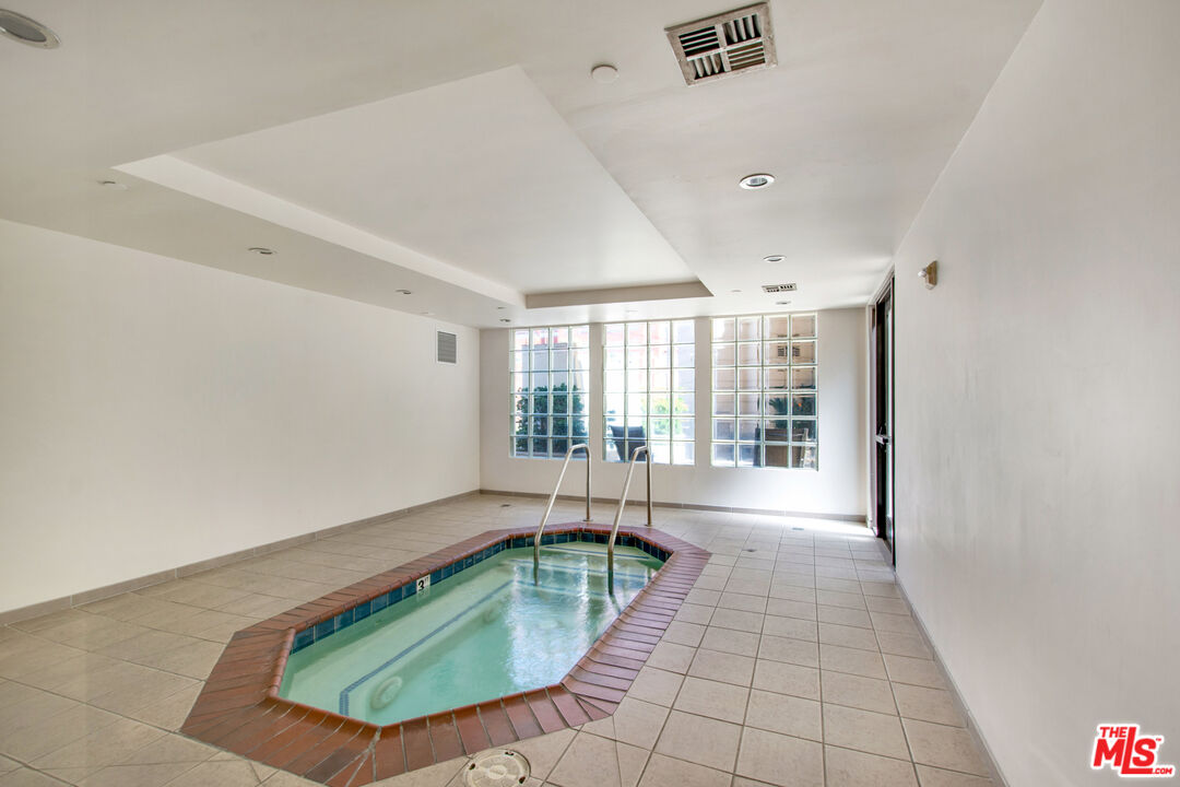 11847 Gorham Ave Unit: 403