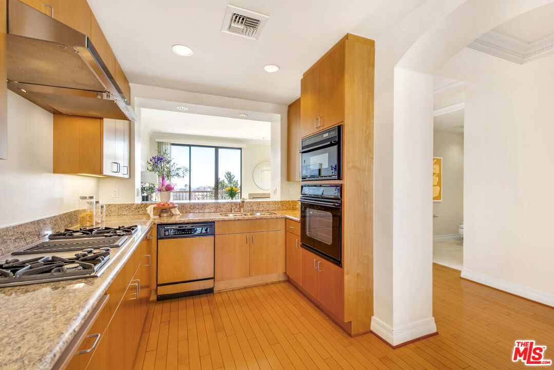 11847 Gorham Ave Unit: 403