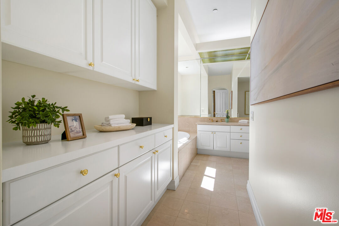 11847 Gorham Ave Unit: 403