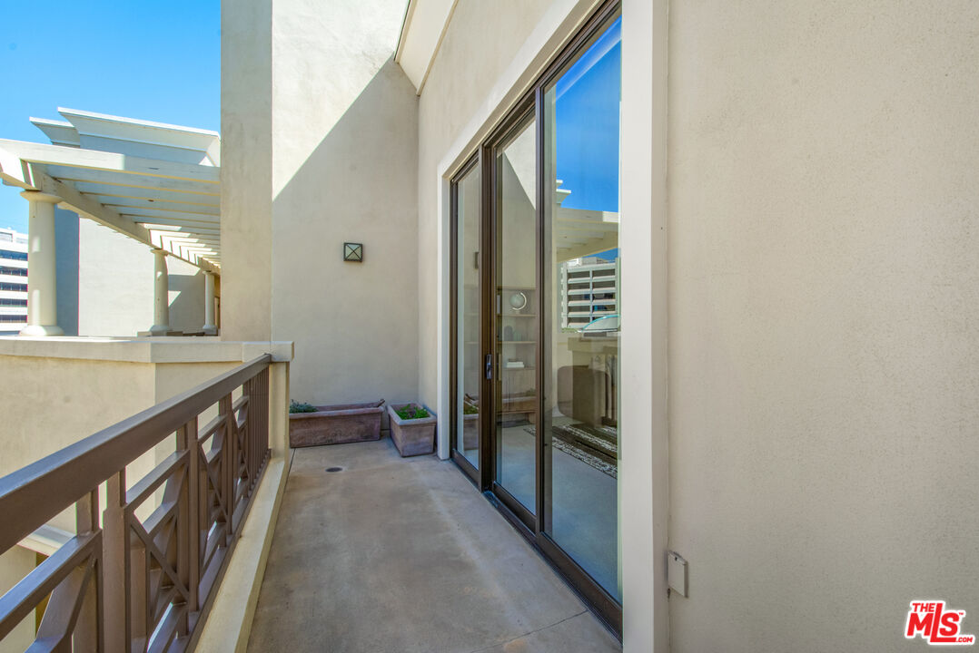 11847 Gorham Ave Unit: 403