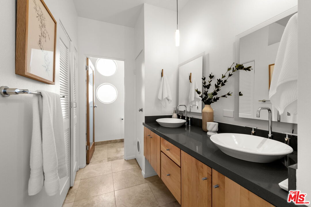 1319 Harvard St Unit: 5