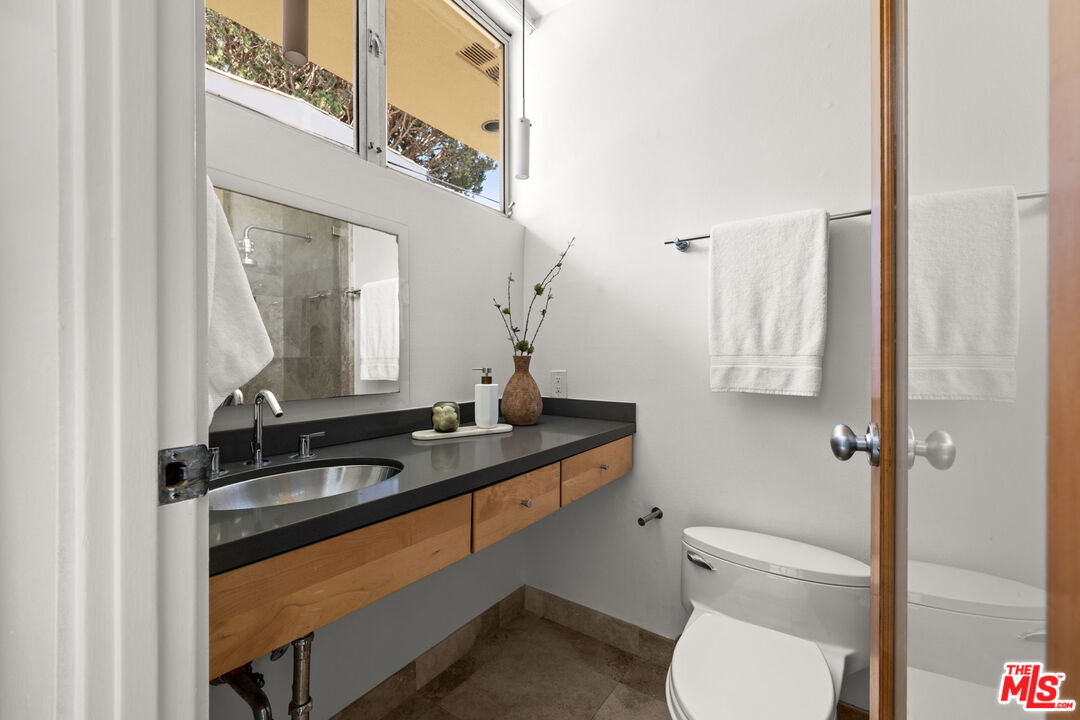 1319 Harvard St Unit: 5