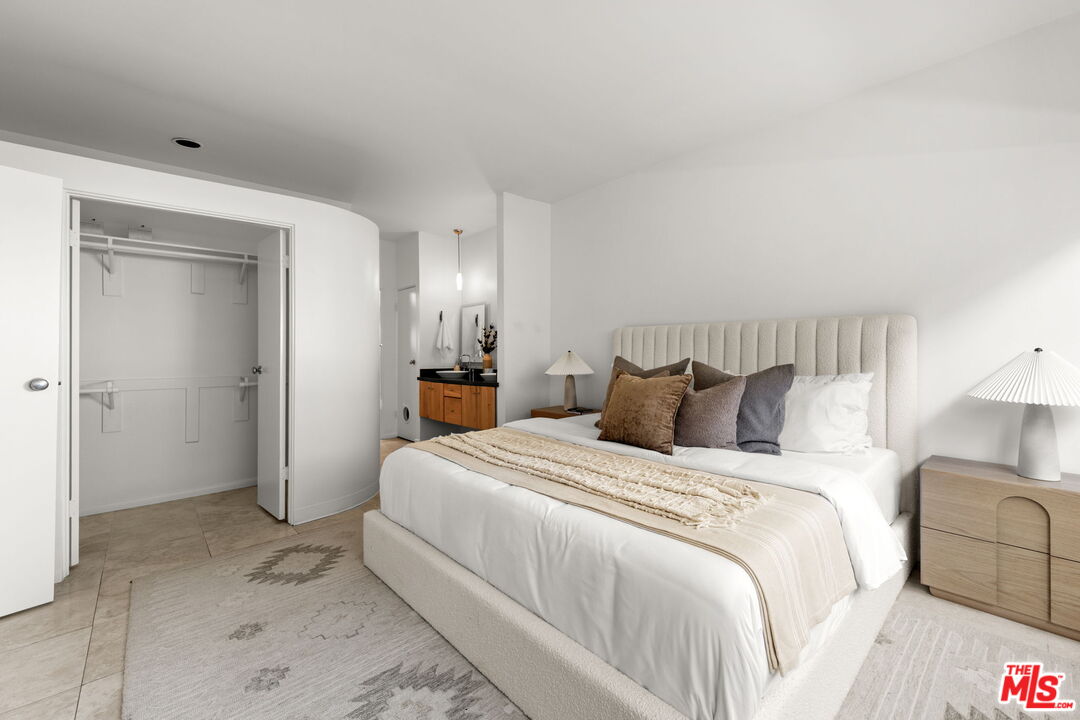 1319 Harvard St Unit: 5