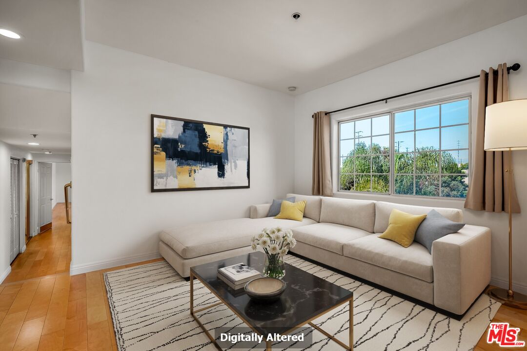 2205 S Bentley Ave Unit: 302