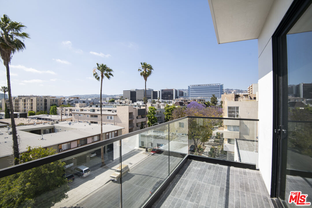 8555 Colgate AVE Unit: 501