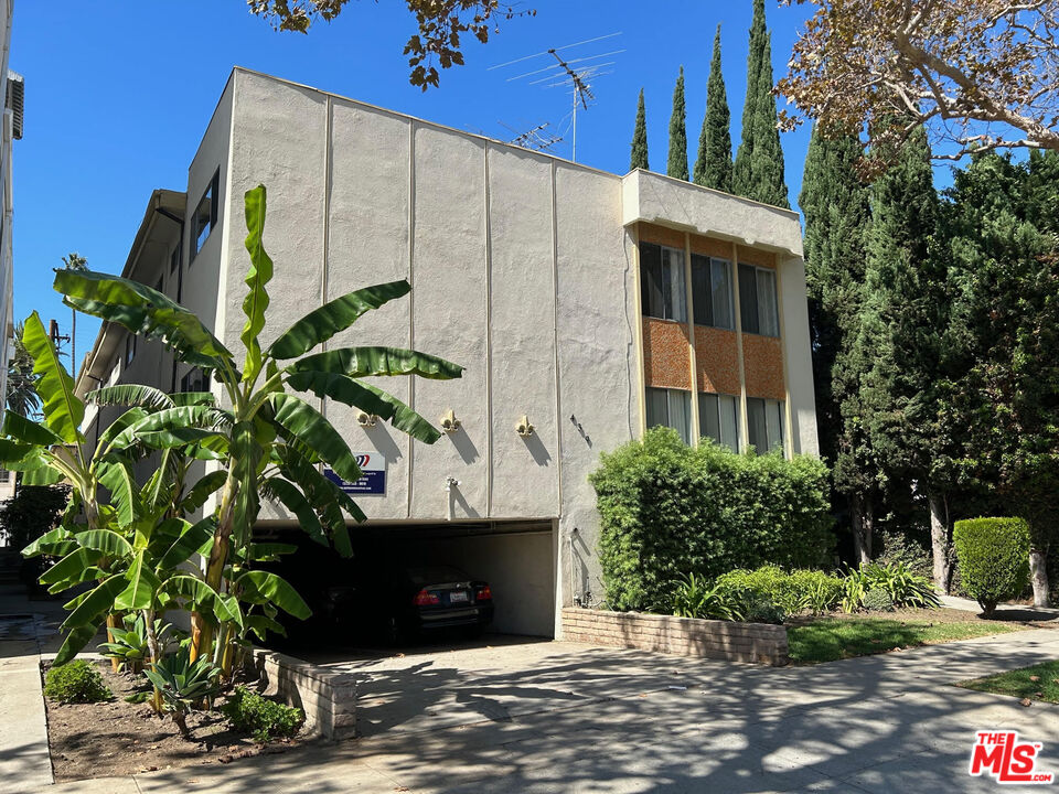 439 S Oakhurst Dr Unit: 1
