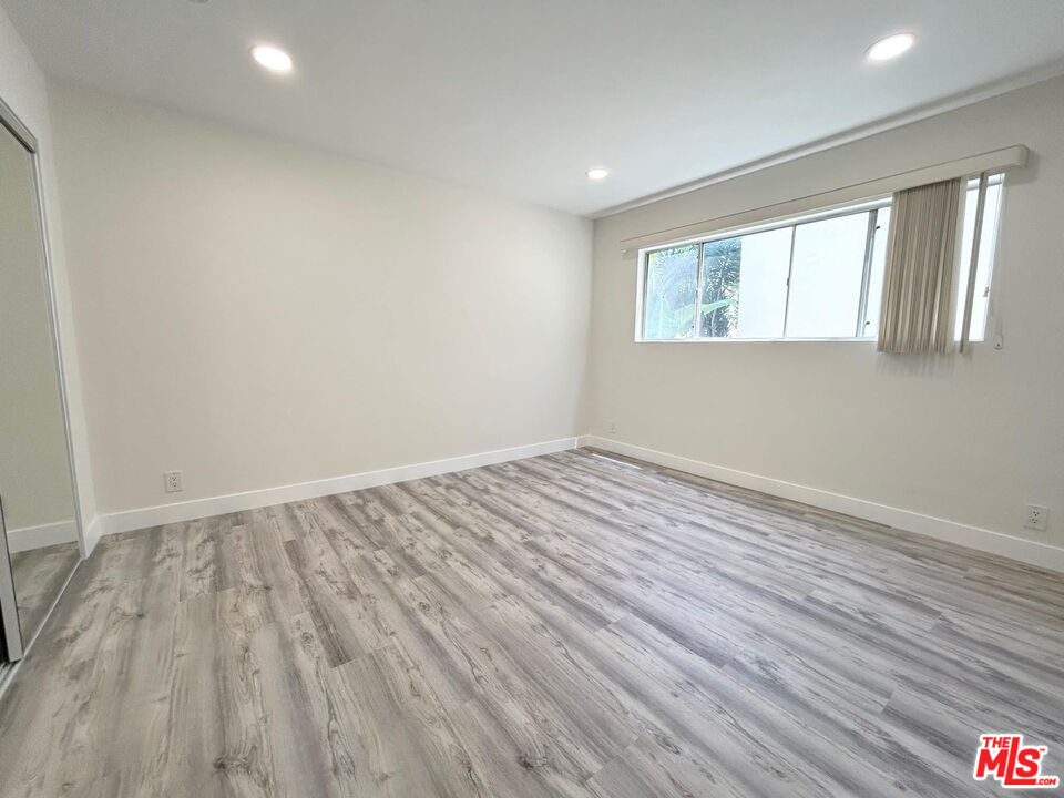 439 S Oakhurst Dr Unit: 1