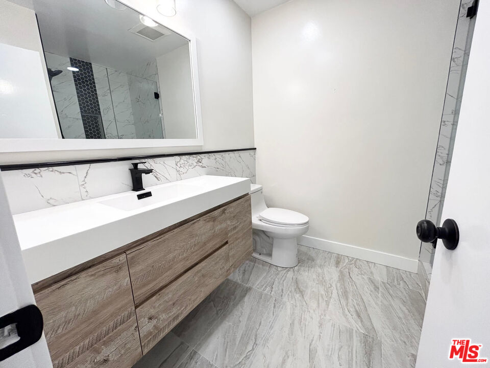 439 S Oakhurst Dr Unit: 1