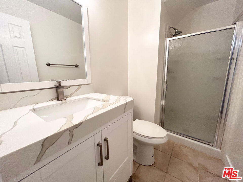 439 S Oakhurst Dr Unit: 1
